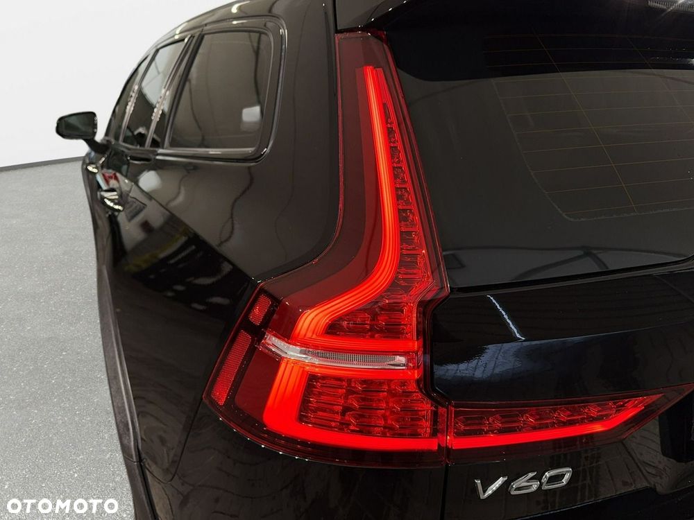 Volvo V60 Cross Country - 12