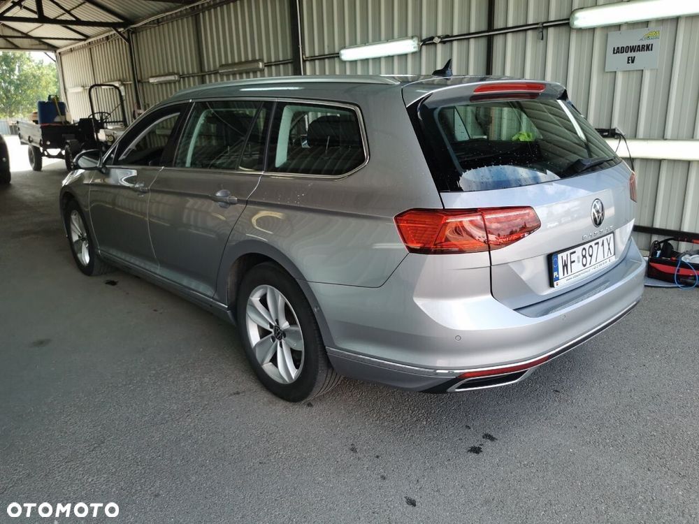 Volkswagen Passat Variant 2023 photo 2