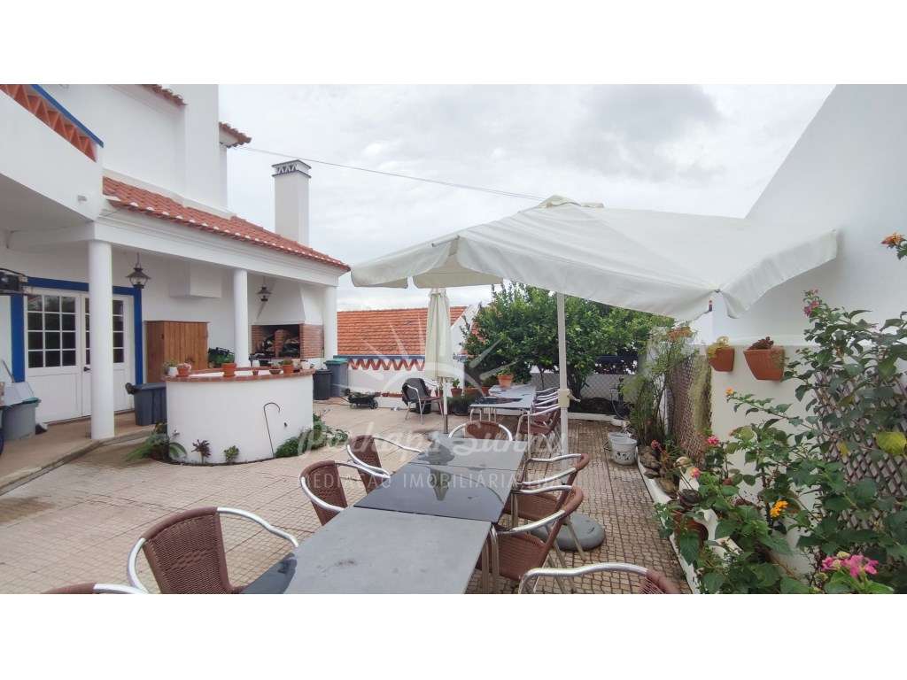 Imóvel com moradia V3 e com Restaurante - Grande imagem: 2/26