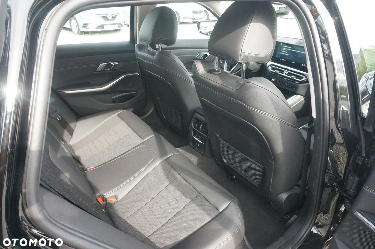 BMW Seria 3 320i - 26