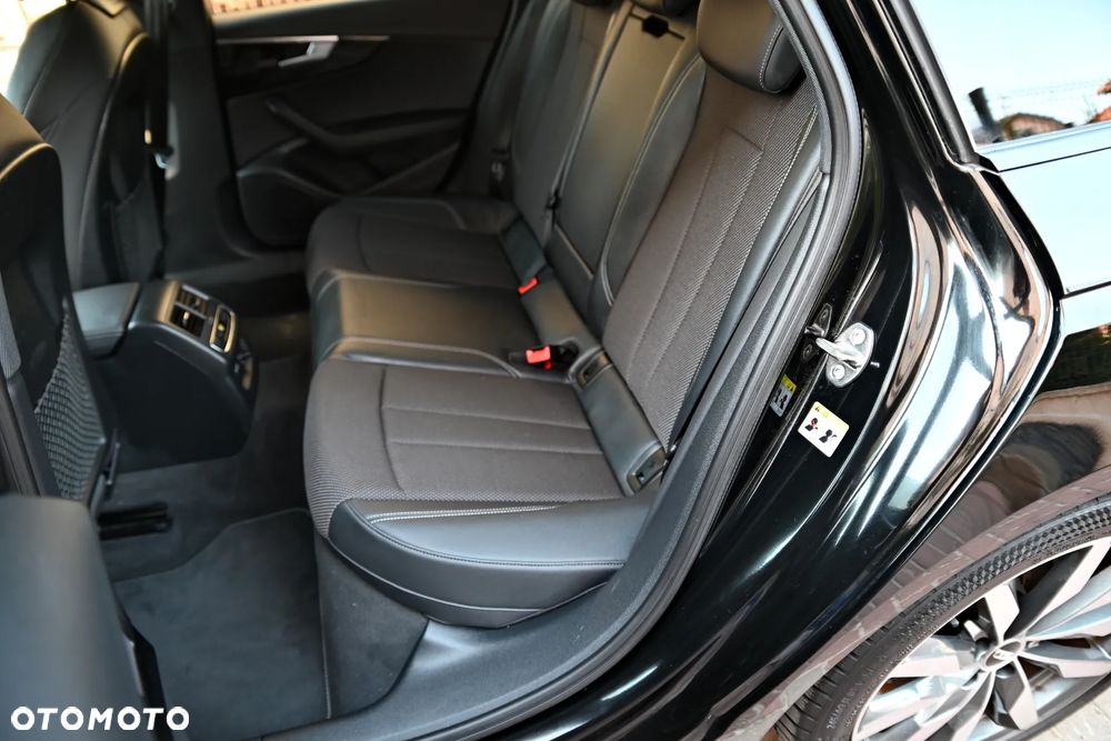 Audi A4 Avant 35 TFSI S tronic S line - 23