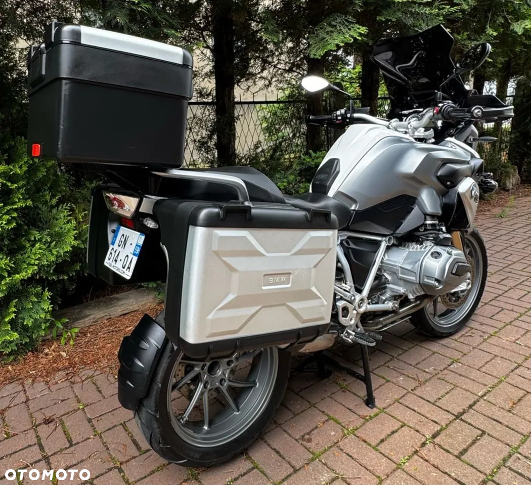 BMW R - 8