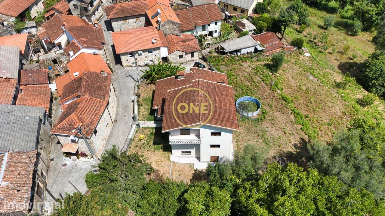 Moradia T4 com 980 m2 de terreno em Souto – Terras de Bouro - Grande imagem: 3/18