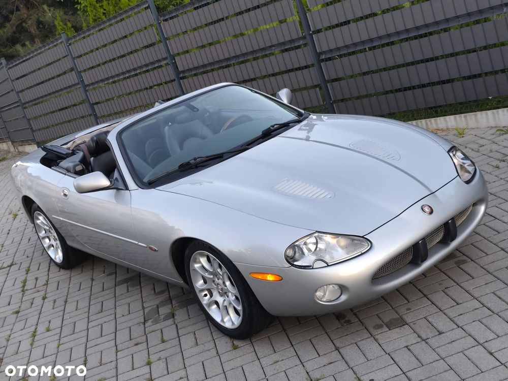 Jaguar XK8 - 9
