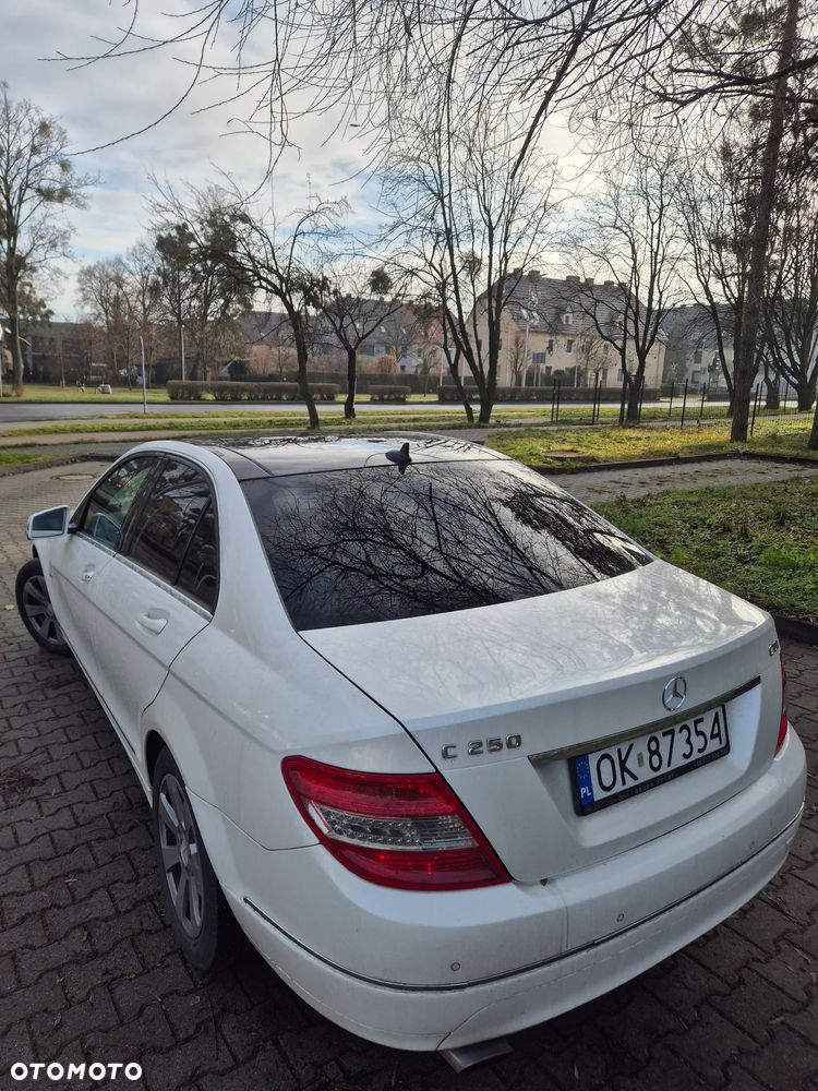 Mercedes-Benz Klasa C 250 CDI BlueEff Elegance - 3