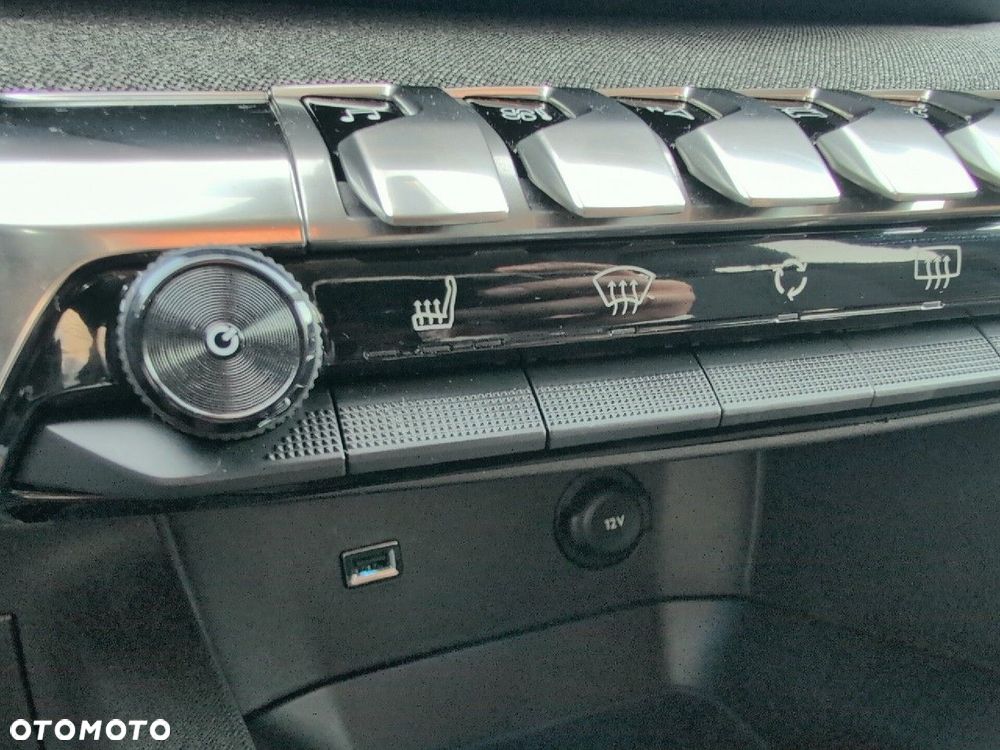 Peugeot 3008 1.2 PureTech Allure Pack S&S EAT8 - 28