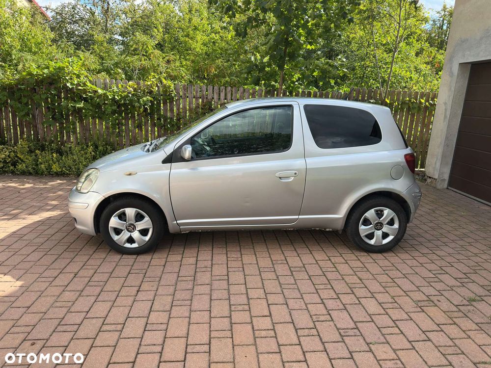 Toyota Yaris - 17