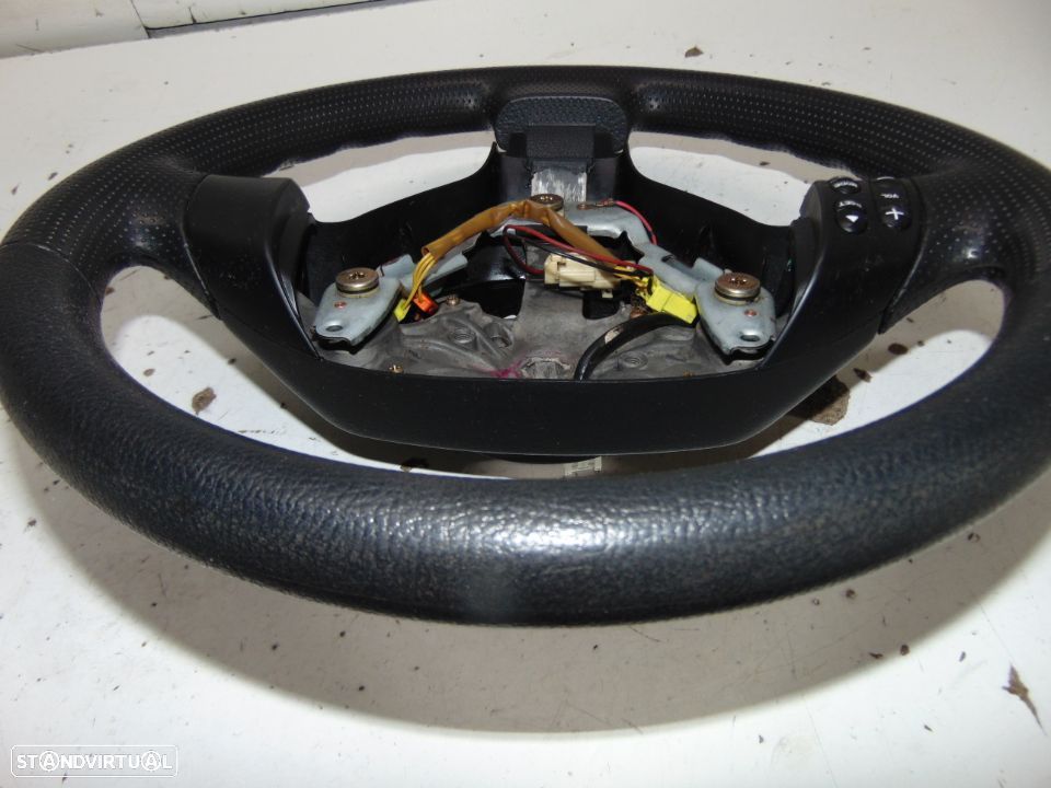 Mazda 2 volante com botões - 3