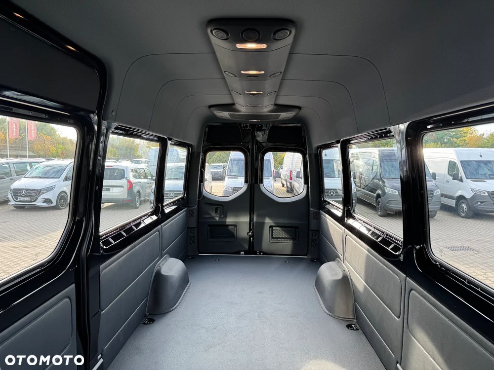 Mercedes-Benz Sprinter - 33