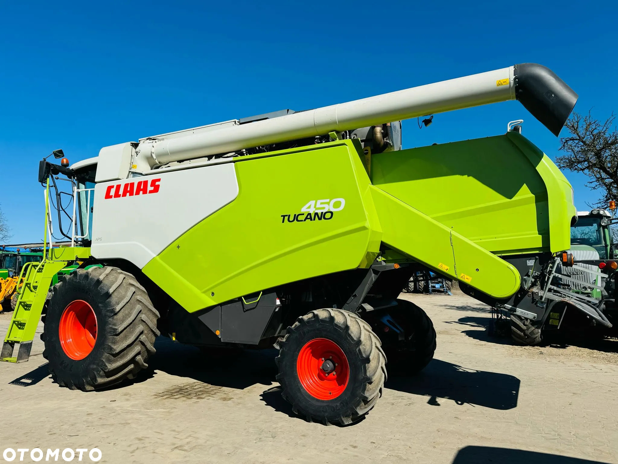 Claas Tucano 450 - 11