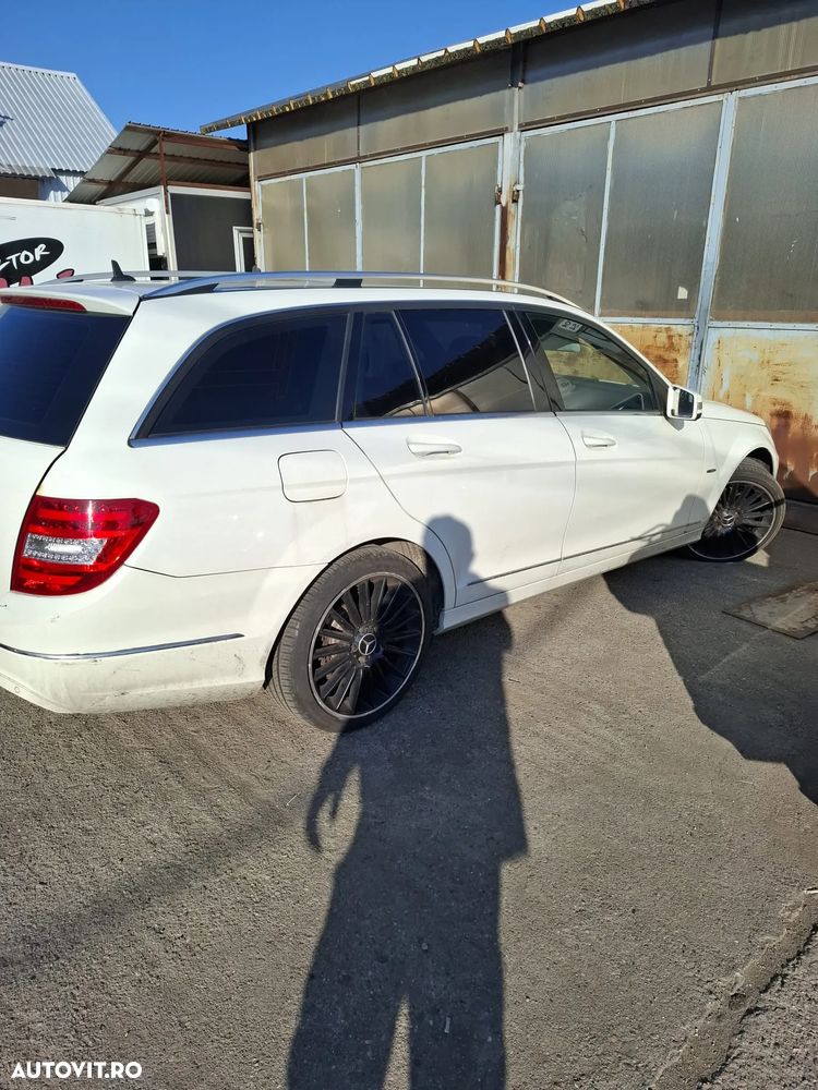 Dezmembrez Mercedes c220 CDI w204 Facelift - 5