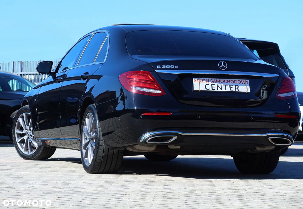 Mercedes-Benz Klasa E 300 9G-TRONIC Avantgarde - 9