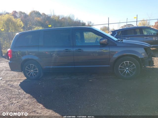 Dodge Grand Caravan 3.6 R/T - 29