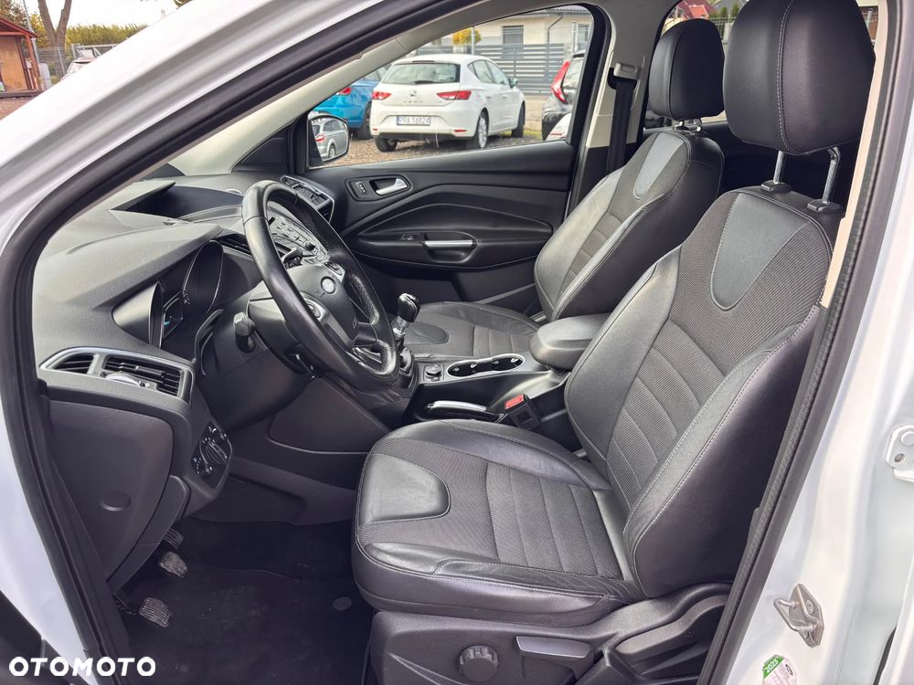 Ford Kuga 1.6 EcoBoost 2x4 Titanium - 22
