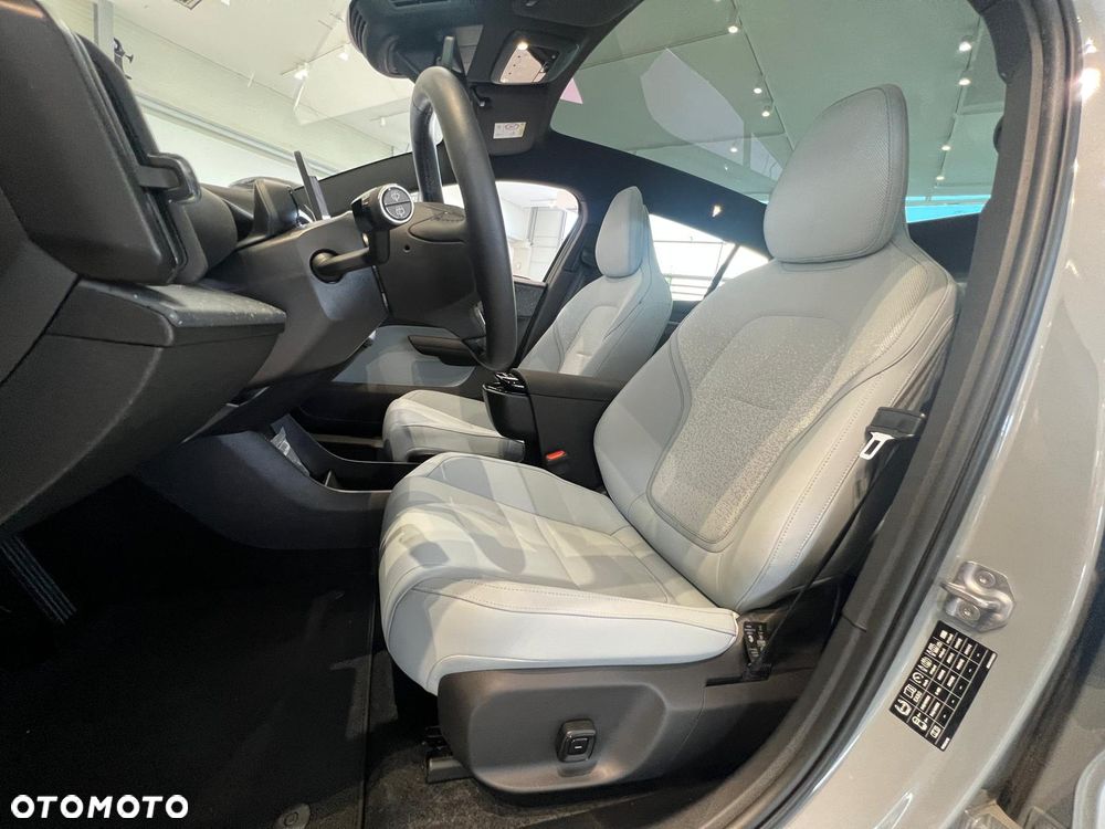 Volvo EX30 Twin Motor Performance AWD Ultra - 17