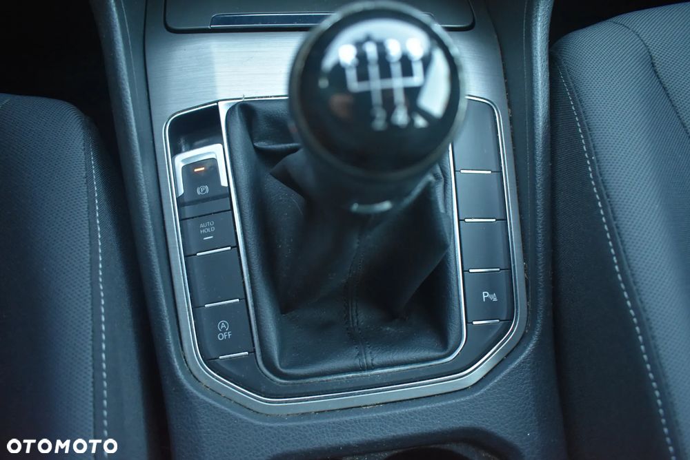 Volkswagen Golf Sportsvan - 16