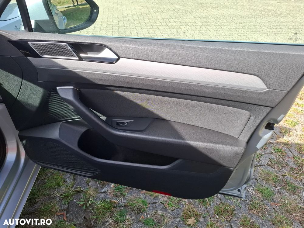 Volkswagen Passat - 19