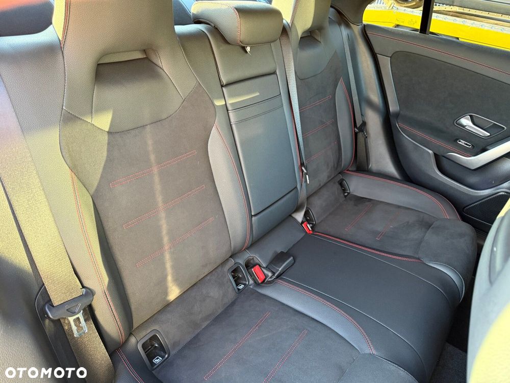 Mercedes-Benz CLA 220 mHEV 4-Matic AMG Line 8G-DCT - 27