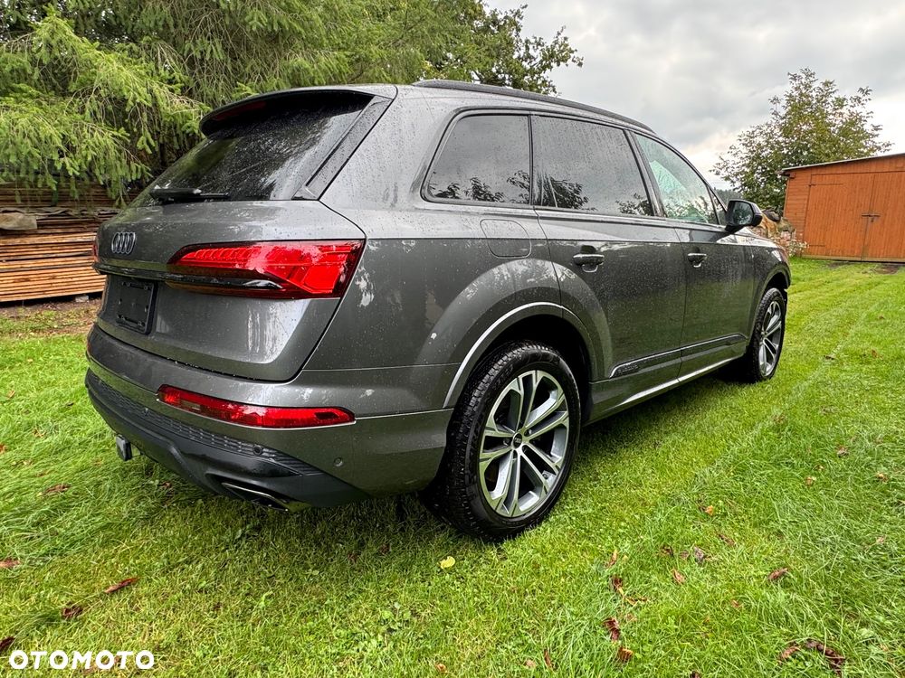 Audi Q7 - 1