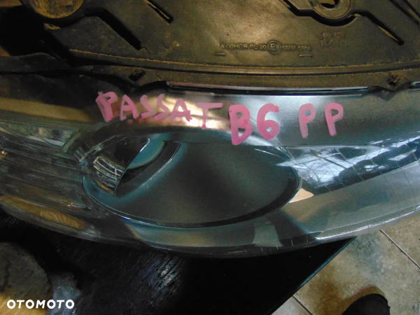 Lampa prawy przód passat b6