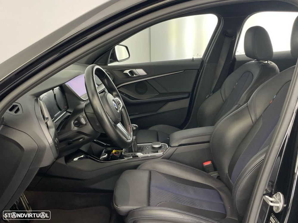BMW 116 d Pack Desportivo M - 11