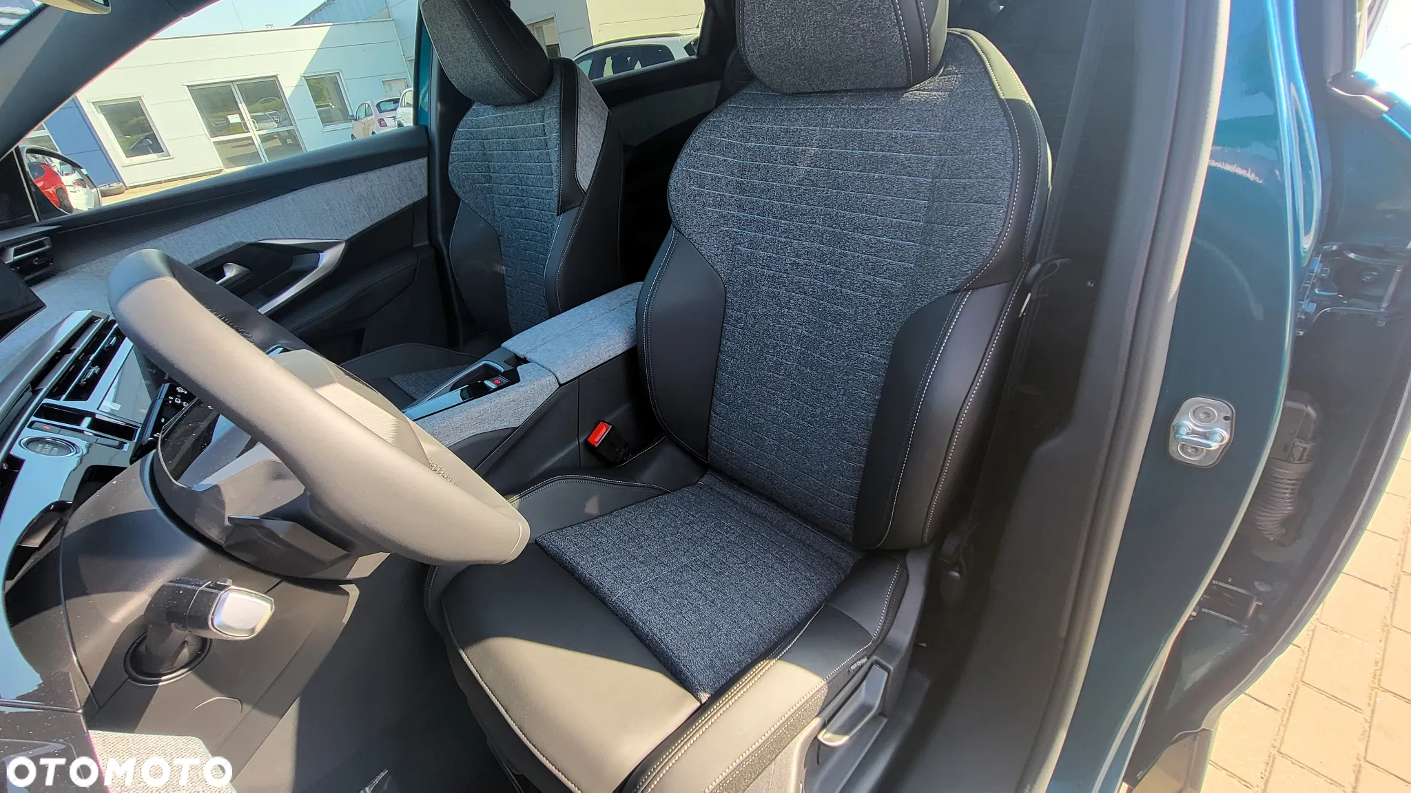 Peugeot 5008 1.2 PureTech mHEV Allure Pack S&S e-DCS6 - 16