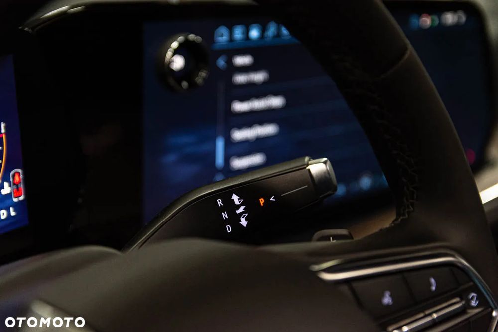 Chevrolet Suburban - 36