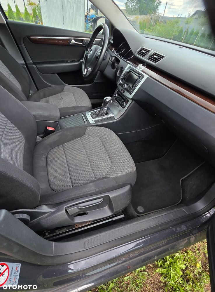 Volkswagen Passat - 10