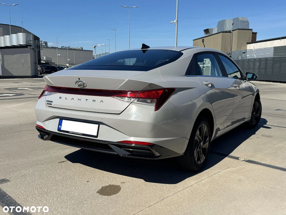 Hyundai Elantra 1.6 Smart CVT - 6