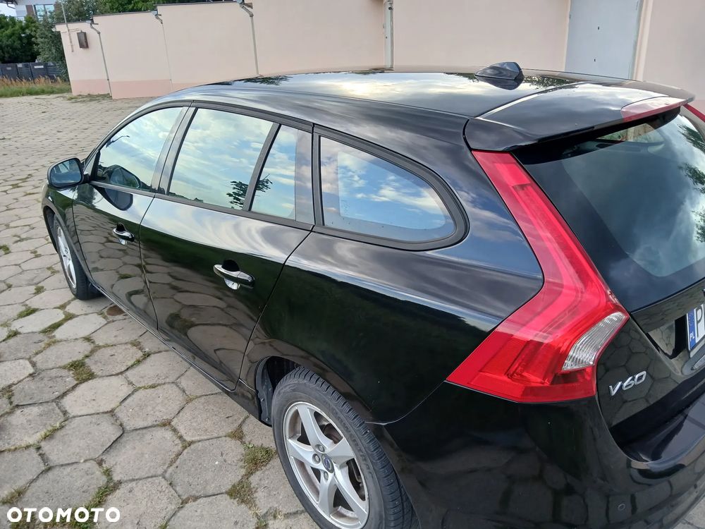 Volvo V60 D3 Momentum - 4