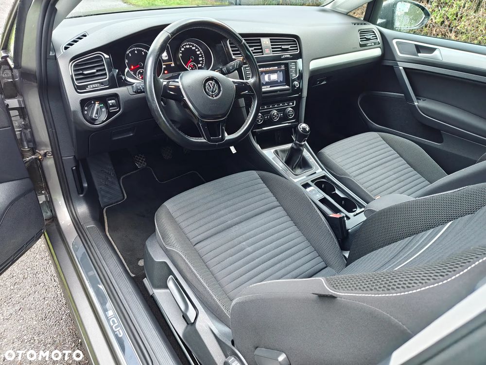Volkswagen Golf 1.2 TSI BlueMotion Technology Cup - 21