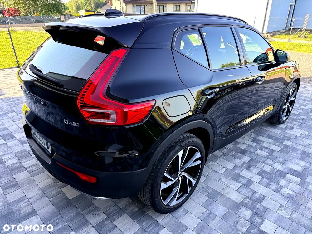 Volvo XC 40 D4 AWD Geartronic R-Design - 28