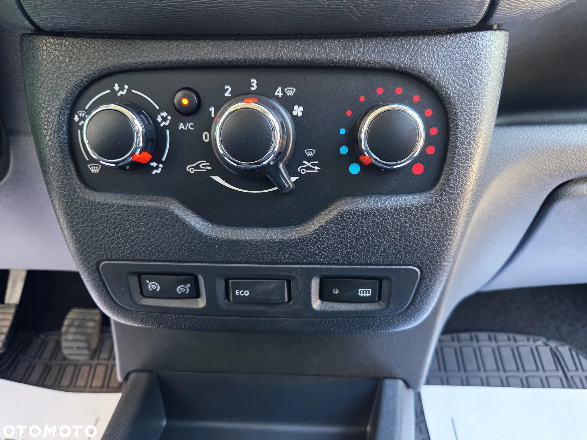 Dacia Lodgy TCe 115 Laureate - 28