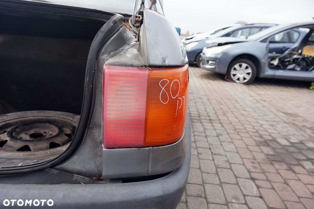 LAMPA TYLNA PRAWA 80 B3 SEDAN  AUDI 1986-1991 - 2
