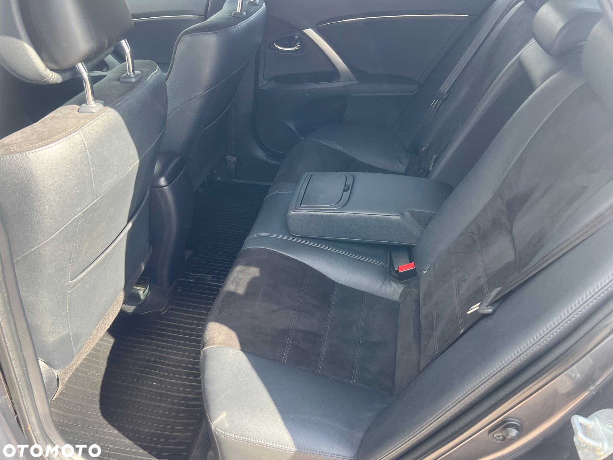 Toyota Avensis Combi 2.0 D-4D Executive - 6