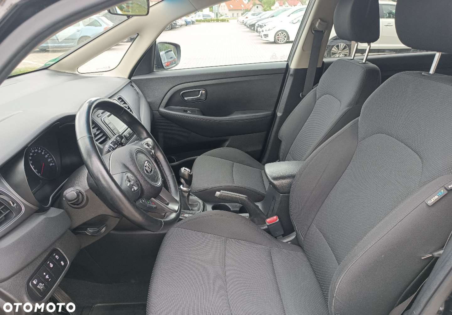 Kia Carens - 18