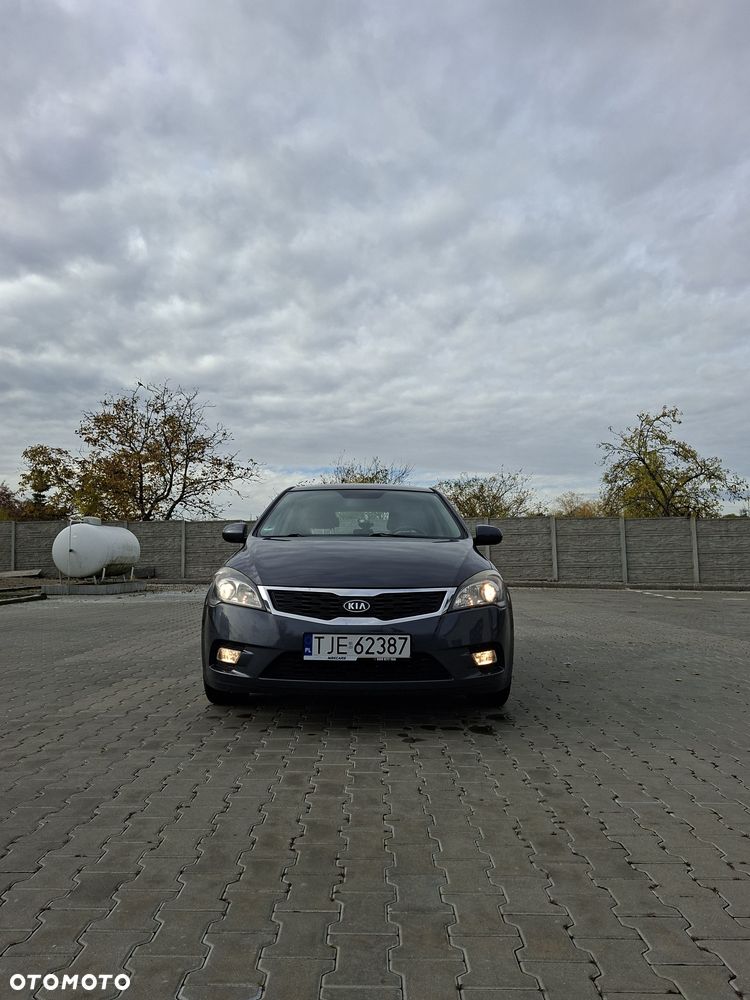Kia Ceed - 14