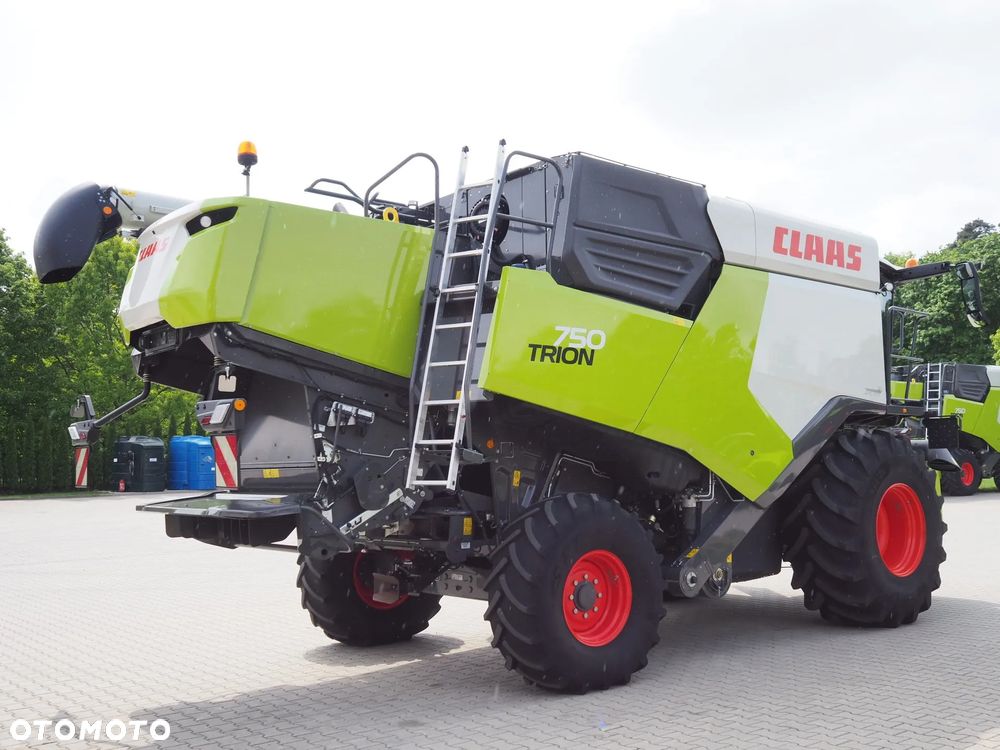 Claas Trion 750 CEMOS + V770 - 4