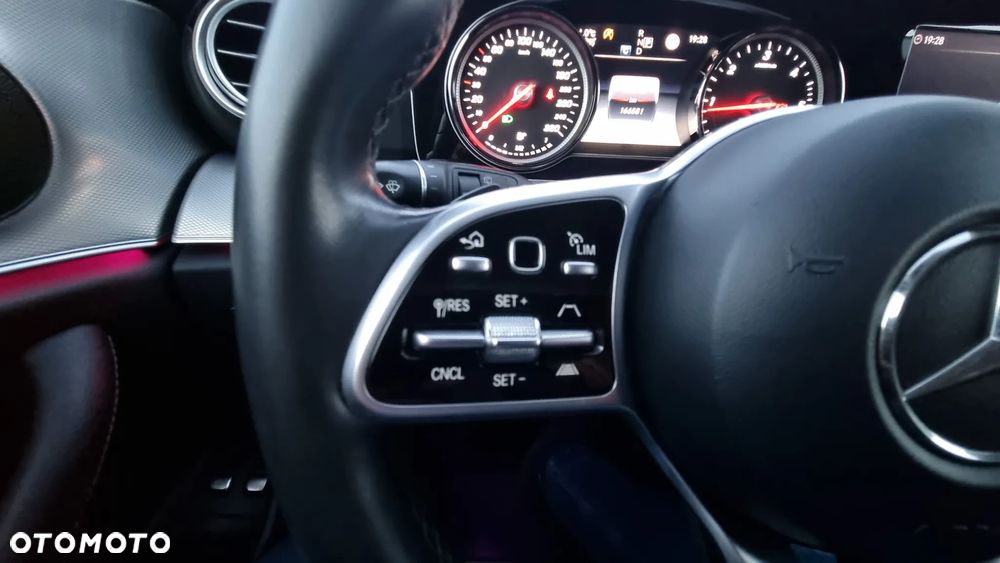 Mercedes-Benz Klasa E 220 d Avantgarde - 13