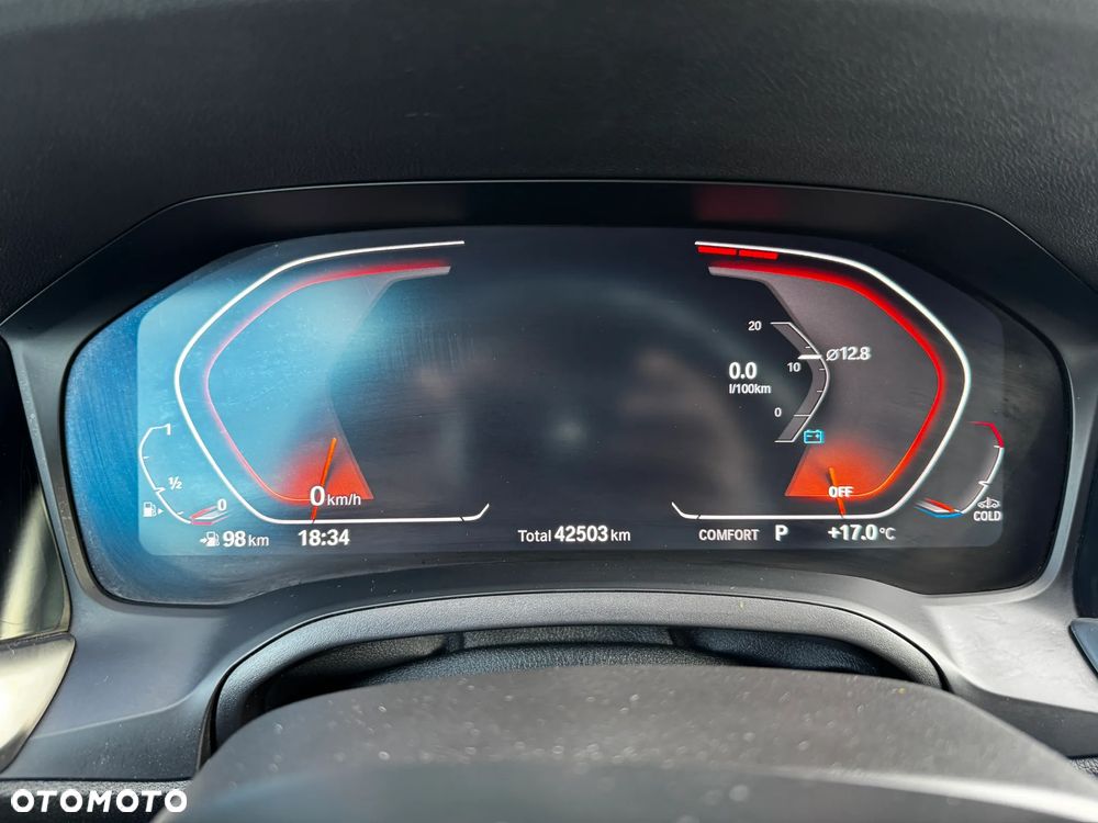 BMW Seria 3 330i xDrive M Sport - 9