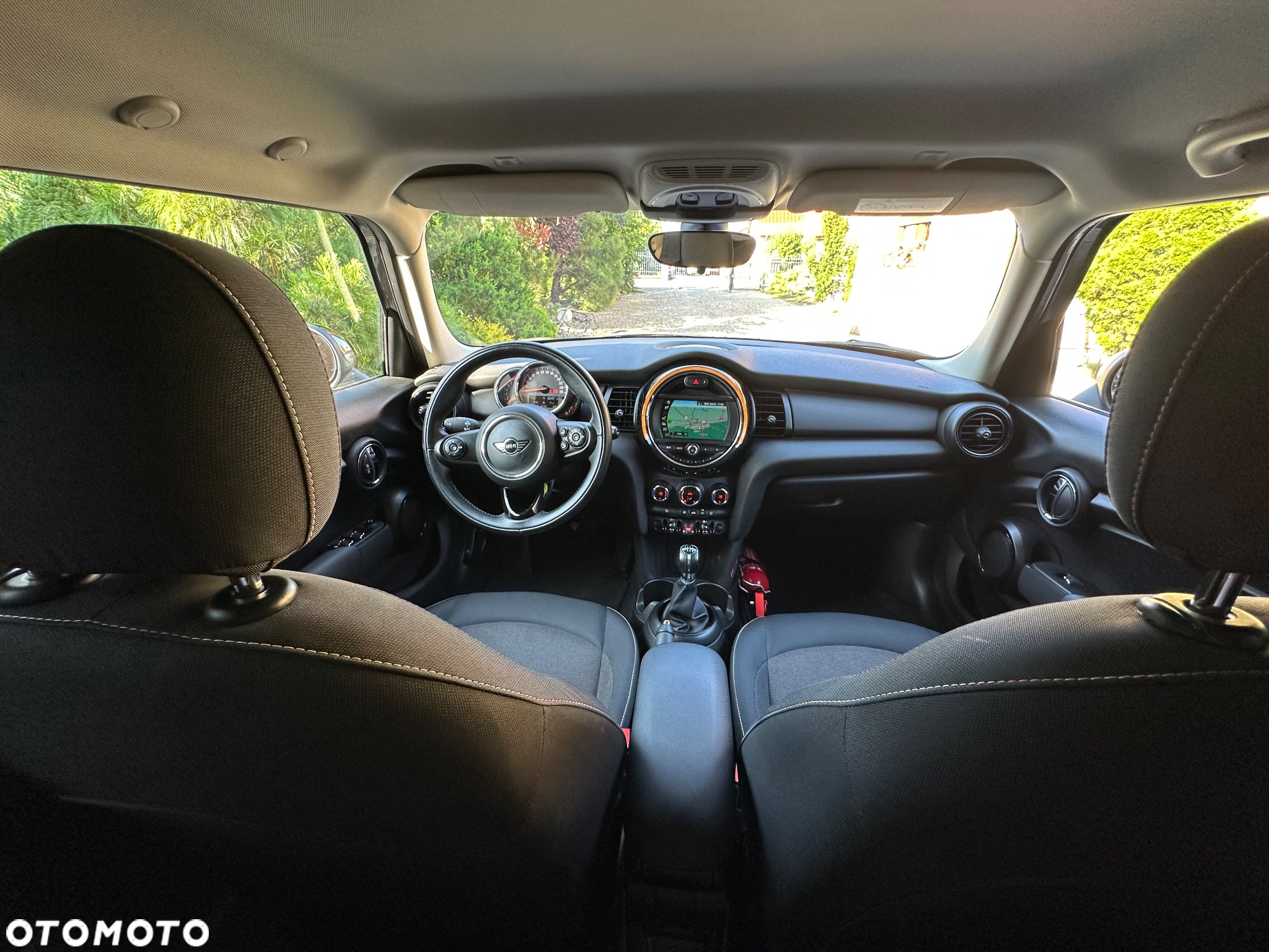 MINI Cooper Standard - 25