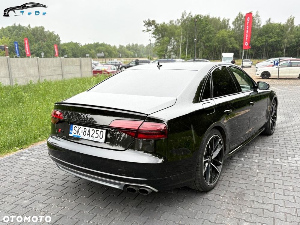 Audi S8 Plus - 14