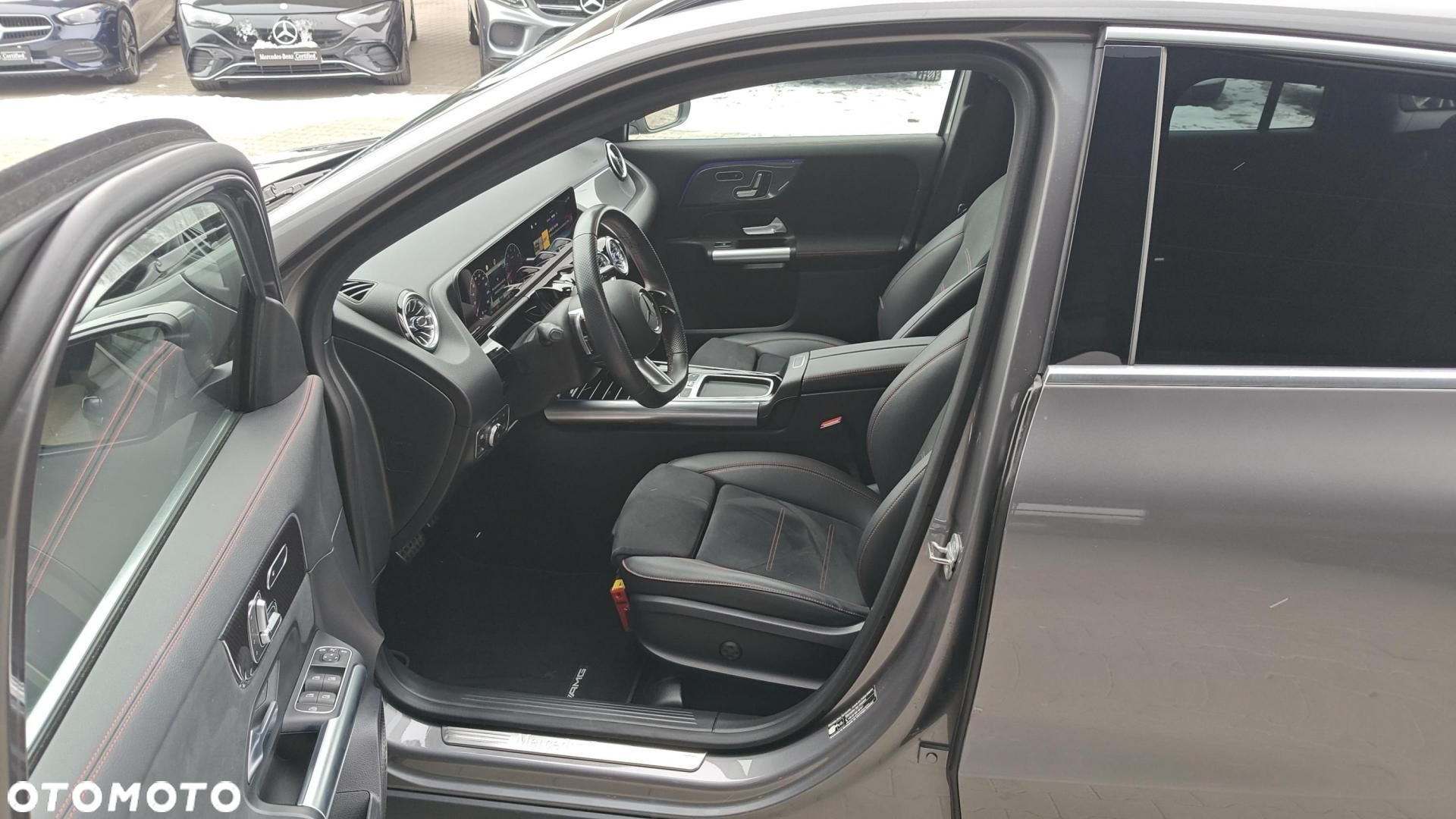 Mercedes-Benz GLA - 9
