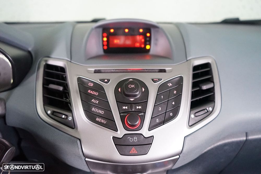 Ford Fiesta 1.25 Techno - 28
