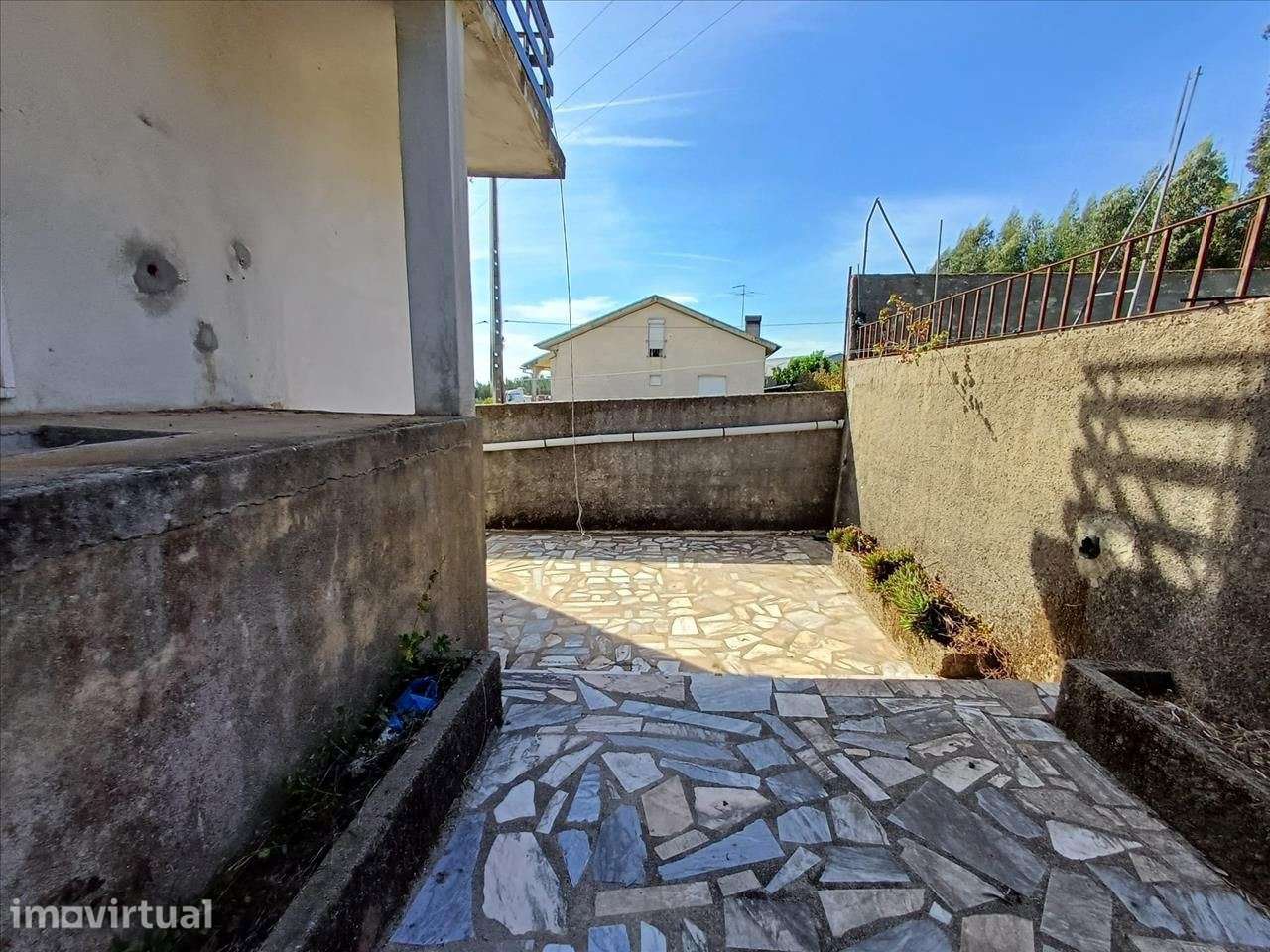 Moradia Independente T6 com Piscina e Amplo Terreno  Venda de Galizes - Grande imagem: 4/28