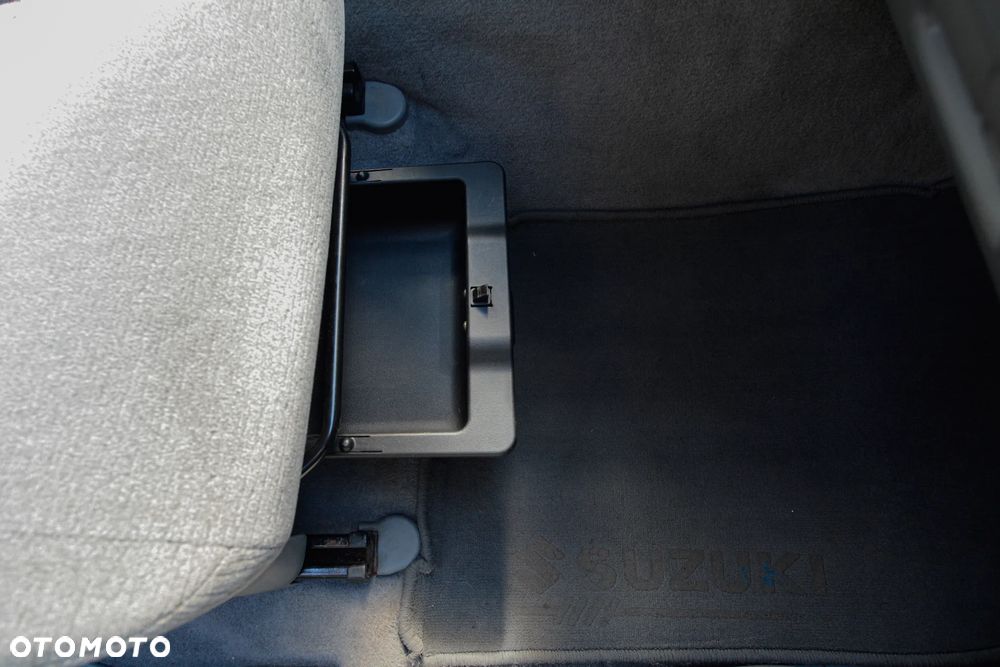 Suzuki Grand Vitara 2.7 V6 - 18