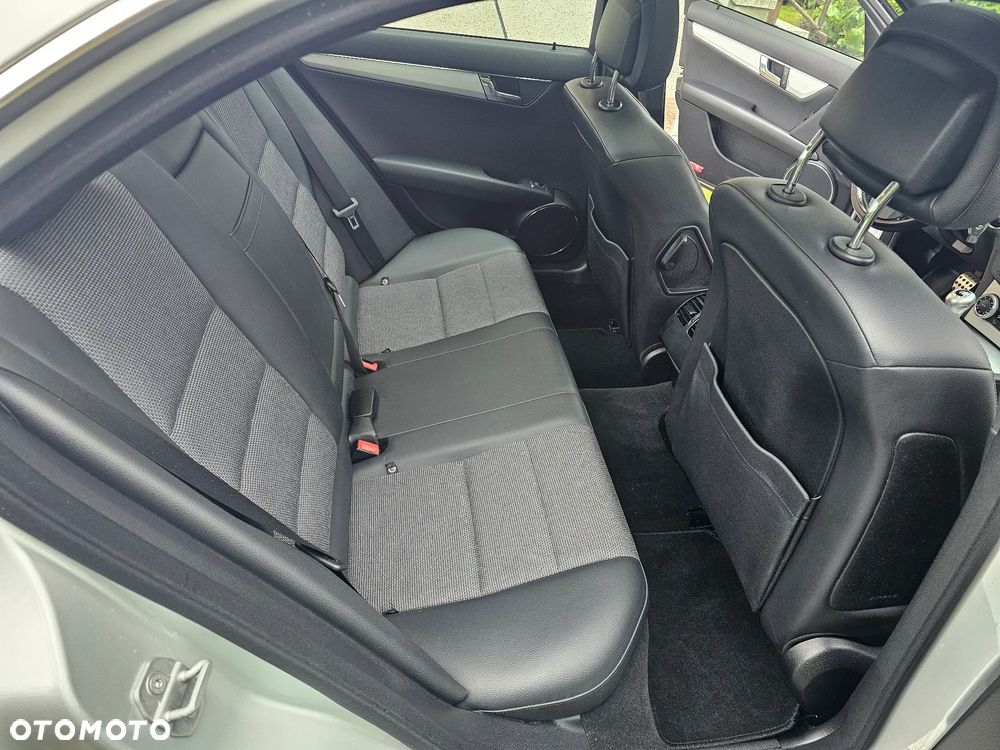 Mercedes-Benz Klasa C 180 Kompressor BlueEFFICIENCY Special Edition - 10