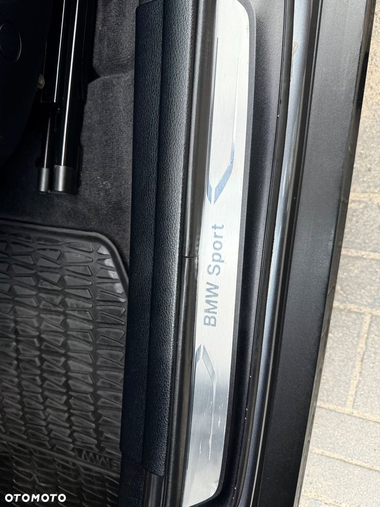 BMW X1 sDrive20d Sport Line - 32