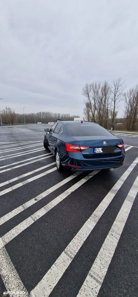 Skoda Superb 2.0 TDI DSG Ambition - 9