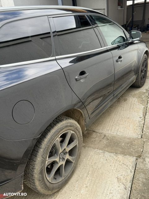 Volvo XC 60 D4 AWD Ocean Race - 5